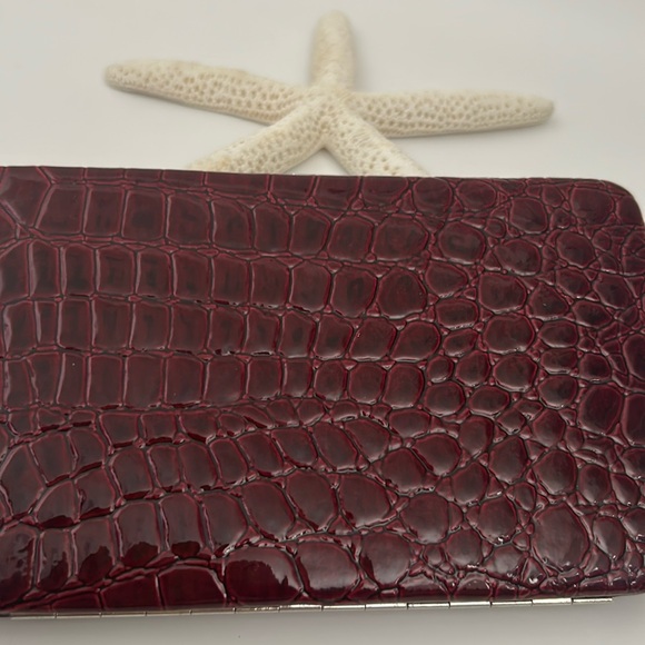 Vintage Faux Crocodile Embossed Deep Red / Burgundy Click Wallet / Clutch - Picture 1 of 16